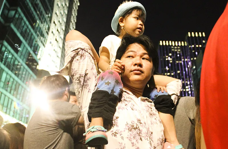 “Bố ơi! Mình đi xem pháo hoa nhé!“ ảnh 13